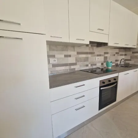 Donna Luisia - Wi-fi, Parcheggio Privato, Aria Condizionata Civitanova Marche